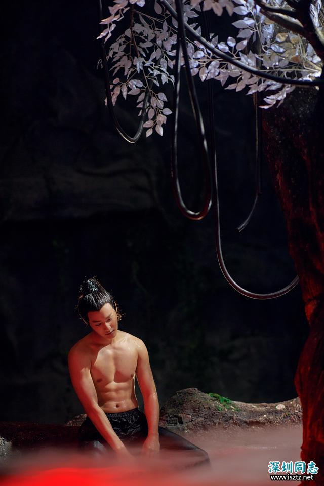 《颤抖吧阿部2》霸道版郑业成上线 肌肉照曝光超吸睛 《颤抖吧阿部2》霸道版郑业成上线 肌肉照曝光超吸睛