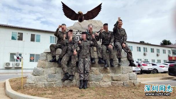 兵哥哥金秀贤近照曝光,军帽上的标志另有含义,整个人依旧帅气 兵哥哥金秀贤近照曝光,军帽上的标志另有含义,整个人依旧帅气