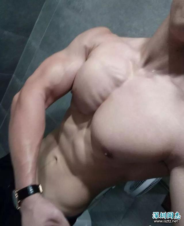 95后清秀体院老学长,肌肉霸气长得帅气且很清秀 95后清秀体院老学长,肌肉霸气长得帅气且很清秀