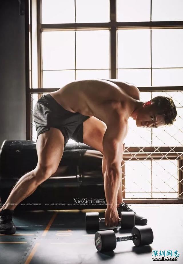 健身教练拍写真,肌肉发达无比性感诱惑 健身教练拍写真,肌肉发达无比性感诱惑