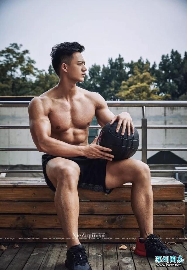 健身教练拍写真,肌肉发达无比性感诱惑 健身教练拍写真,肌肉发达无比性感诱惑