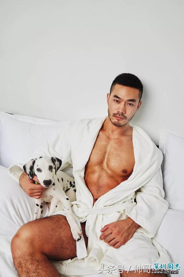 肌肉型男放弃5年军官工作,现在是一名运动博主及模特 肌肉型男放弃5年军官工作,现在是一名运动博主及模特