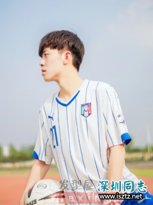 青春活力满满的日常男生发型 如阳光般的温暖迷人 青春活力满满的日常男生发型 如阳光般的温暖迷人