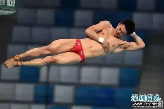 高清特写陈艾森跳水瞬间,瞬间懂包哥这个称呼是怎么来的 高清特写陈艾森跳水瞬间,瞬间懂包哥这个称呼是怎么来的