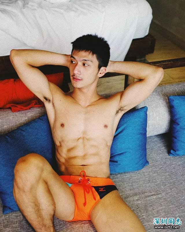 泰国网红男孩Iknotus 出家做和尚了,他的老婆们哭瞎! 泰国网红男孩Iknotus 出家做和尚了,他的老婆们哭瞎!