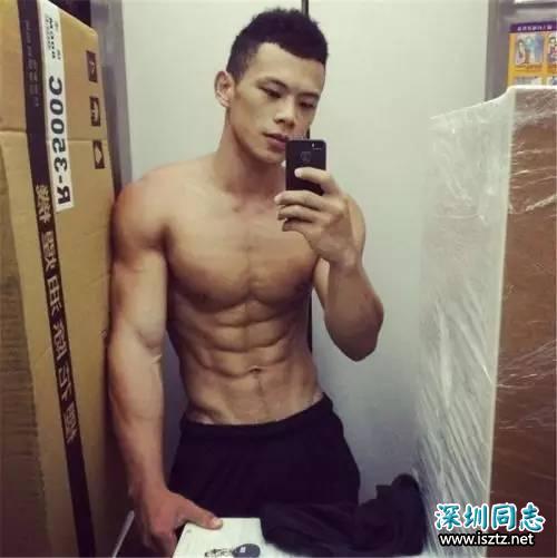 排骨男健身2年从90斤长到135斤,从自卑走向自信他是怎么做到的? 排骨男健身2年从90斤长到135斤,从自卑走向自信他是怎么做到的?