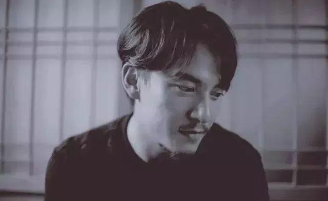 男生秋冬发型,卷发你能驾驭吗? 男生秋冬发型,卷发你能驾驭吗?