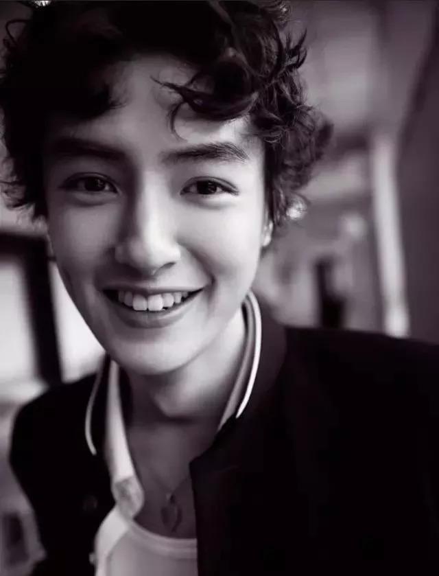 男生秋冬发型,卷发你能驾驭吗? 男生秋冬发型,卷发你能驾驭吗?