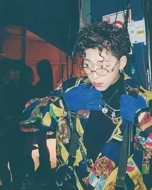 男生秋冬发型,卷发你能驾驭吗? 男生秋冬发型,卷发你能驾驭吗?