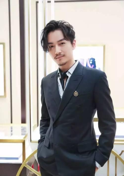 2018秋冬男士三大发型,从复古浪漫到硬朗 2018秋冬男士三大发型,从复古浪漫到硬朗