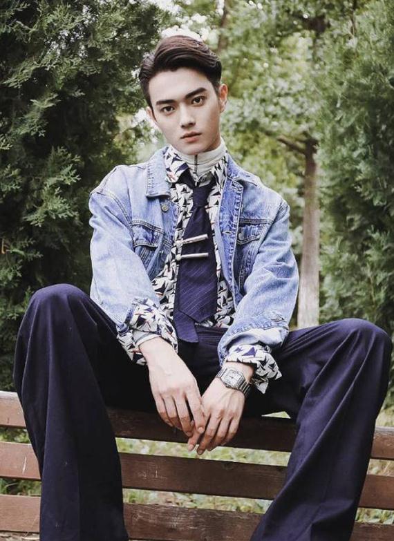 新晋男神许凯,白衬衫大气,皮衣酷帅,哪一张让你沦陷? 新晋男神许凯,白衬衫大气,皮衣酷帅,哪一张让你沦陷?