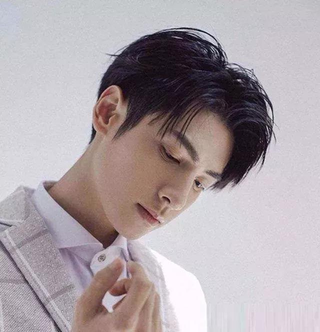 2018秋冬最新男士发型指南,两边推短,中间留长? 2018秋冬最新男士发型指南,两边推短,中间留长?