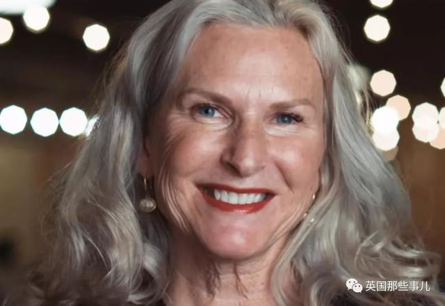 同性恋儿子因为出柜压力自杀,她最终成了守护LGBT的龙妈妈 同性恋儿子因为出柜压力自杀,她最终成了守护LGBT的龙妈妈