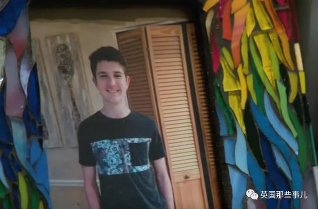 同性恋儿子因为出柜压力自杀,她最终成了守护LGBT的龙妈妈 同性恋儿子因为出柜压力自杀,她最终成了守护LGBT的龙妈妈