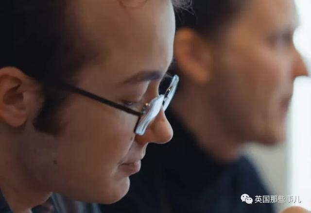 同性恋儿子因为出柜压力自杀,她最终成了守护LGBT的龙妈妈 同性恋儿子因为出柜压力自杀,她最终成了守护LGBT的龙妈妈