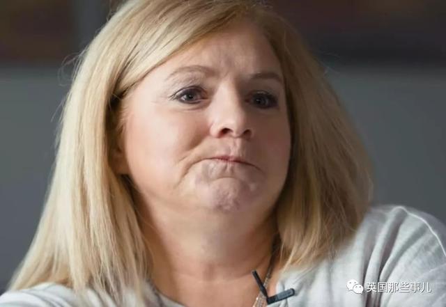 同性恋儿子因为出柜压力自杀,她最终成了守护LGBT的龙妈妈 同性恋儿子因为出柜压力自杀,她最终成了守护LGBT的龙妈妈