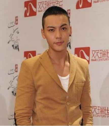 只需一招验证你们男神是真帅假帅 只需一招验证你们男神是真帅假帅