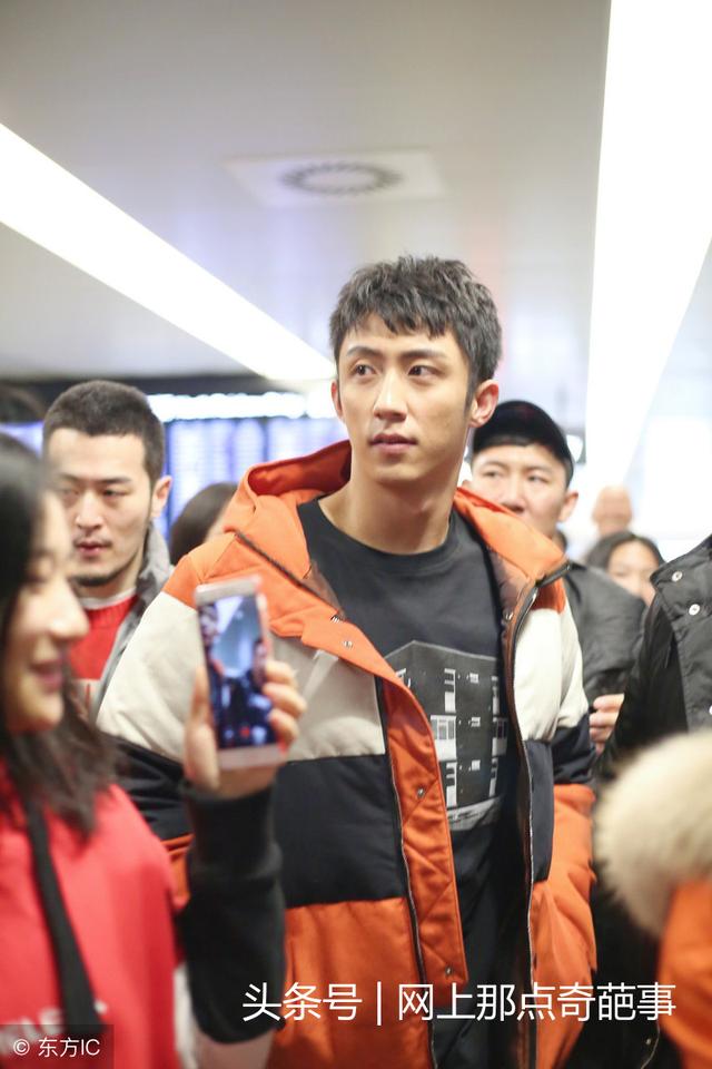 《上瘾》由黄景瑜许魏洲等人主演的青春励志网络剧 《上瘾》由黄景瑜许魏洲等人主演的青春励志网络剧