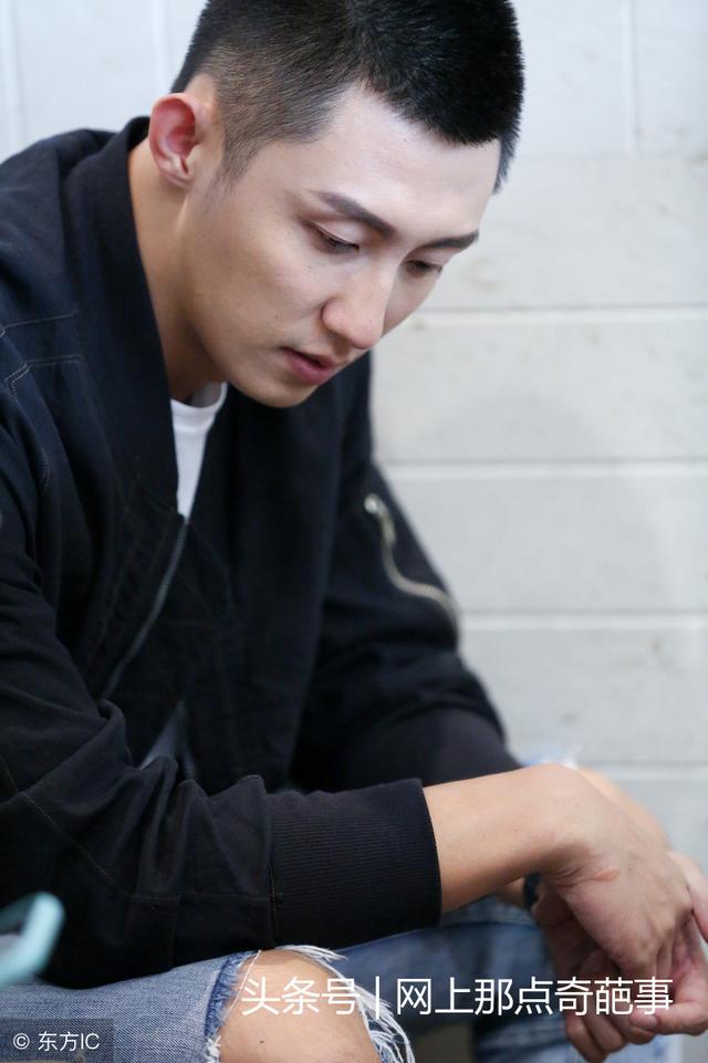 《上瘾》由黄景瑜许魏洲等人主演的青春励志网络剧 《上瘾》由黄景瑜许魏洲等人主演的青春励志网络剧