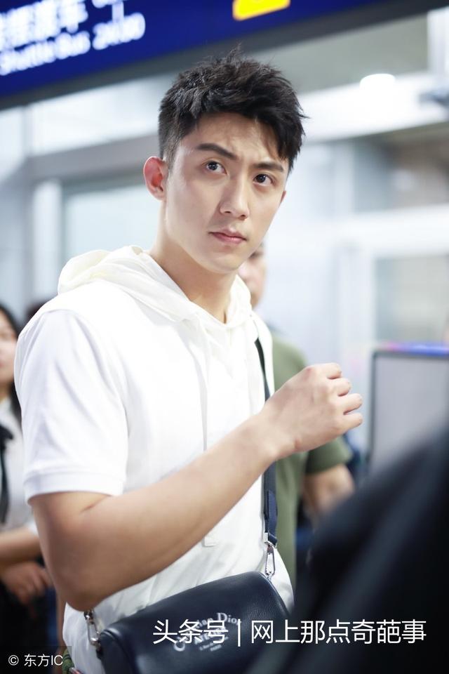 《上瘾》由黄景瑜许魏洲等人主演的青春励志网络剧 《上瘾》由黄景瑜许魏洲等人主演的青春励志网络剧