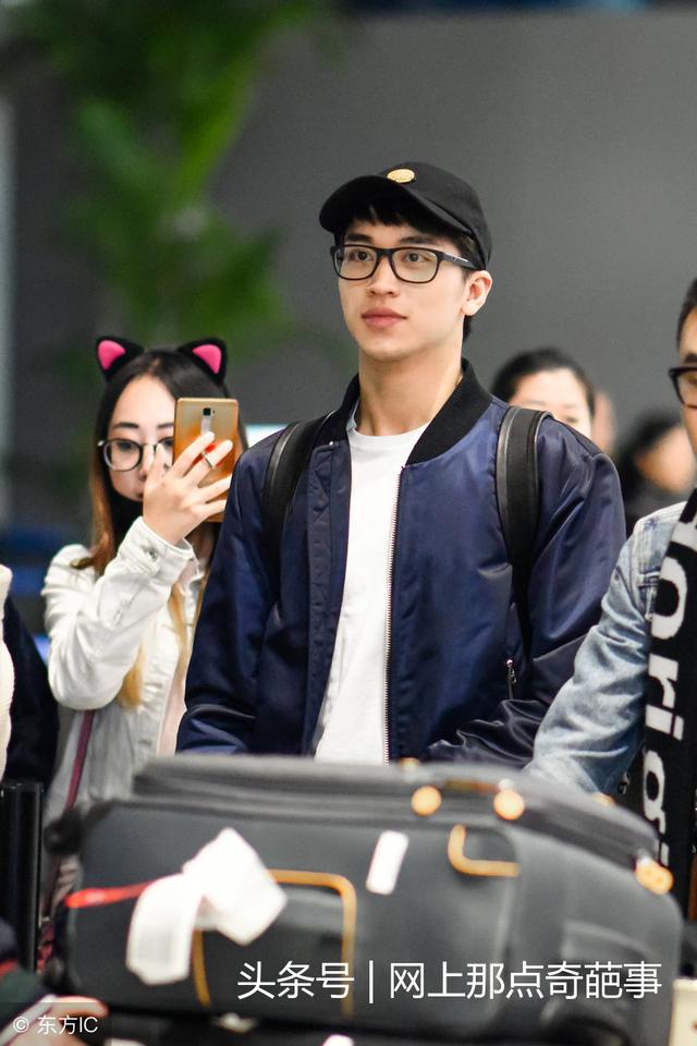 《上瘾》由黄景瑜许魏洲等人主演的青春励志网络剧 《上瘾》由黄景瑜许魏洲等人主演的青春励志网络剧