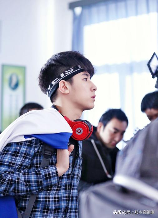 《上瘾》由黄景瑜许魏洲等人主演的青春励志网络剧 《上瘾》由黄景瑜许魏洲等人主演的青春励志网络剧