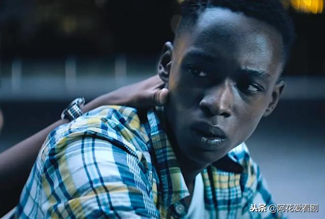 《月光男孩》朋友对自己大打出手,多年之后却打电话来表白! 《月光男孩》朋友对自己大打出手,多年之后却打电话来表白!