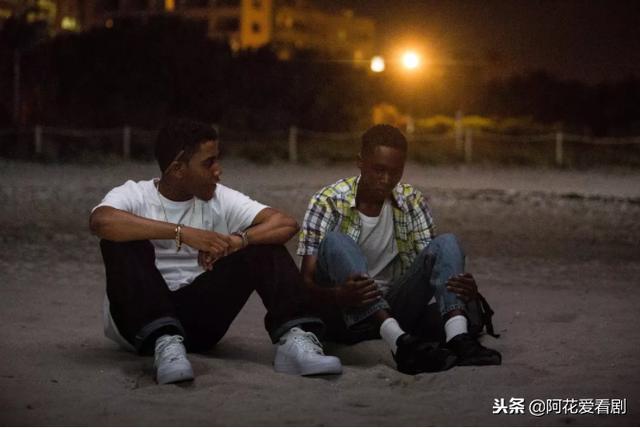 《月光男孩》朋友对自己大打出手,多年之后却打电话来表白! 《月光男孩》朋友对自己大打出手,多年之后却打电话来表白!