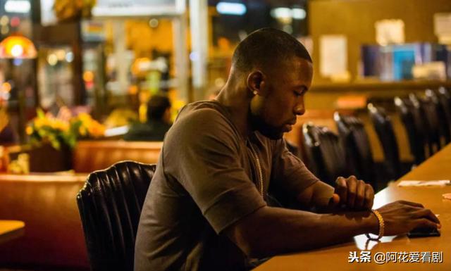 《月光男孩》朋友对自己大打出手,多年之后却打电话来表白! 《月光男孩》朋友对自己大打出手,多年之后却打电话来表白!