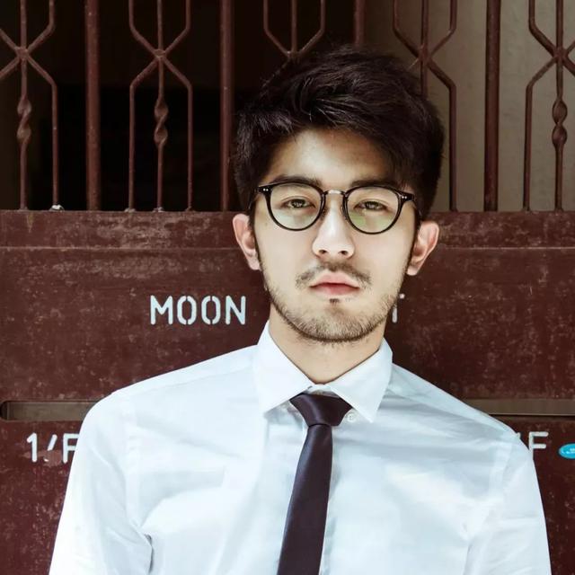 香港多才多艺男生下海做艺人,一脸胡渣准备逆袭上位? 香港多才多艺男生下海做艺人,一脸胡渣准备逆袭上位?