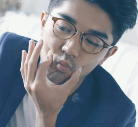 香港多才多艺男生下海做艺人,一脸胡渣准备逆袭上位? 香港多才多艺男生下海做艺人,一脸胡渣准备逆袭上位?