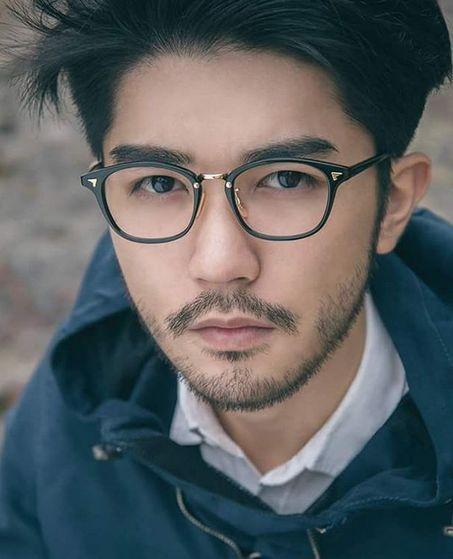 香港多才多艺男生下海做艺人,一脸胡渣准备逆袭上位? 香港多才多艺男生下海做艺人,一脸胡渣准备逆袭上位?