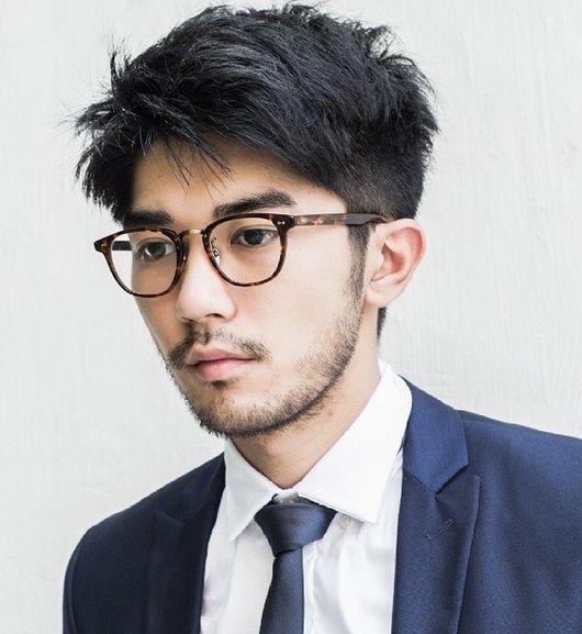 香港多才多艺男生下海做艺人,一脸胡渣准备逆袭上位? 香港多才多艺男生下海做艺人,一脸胡渣准备逆袭上位?