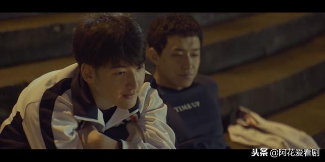 电影《再见时光》,上铺和自己挤一张床,还要尝试接个吻? 电影《再见时光》,上铺和自己挤一张床,还要尝试接个吻?