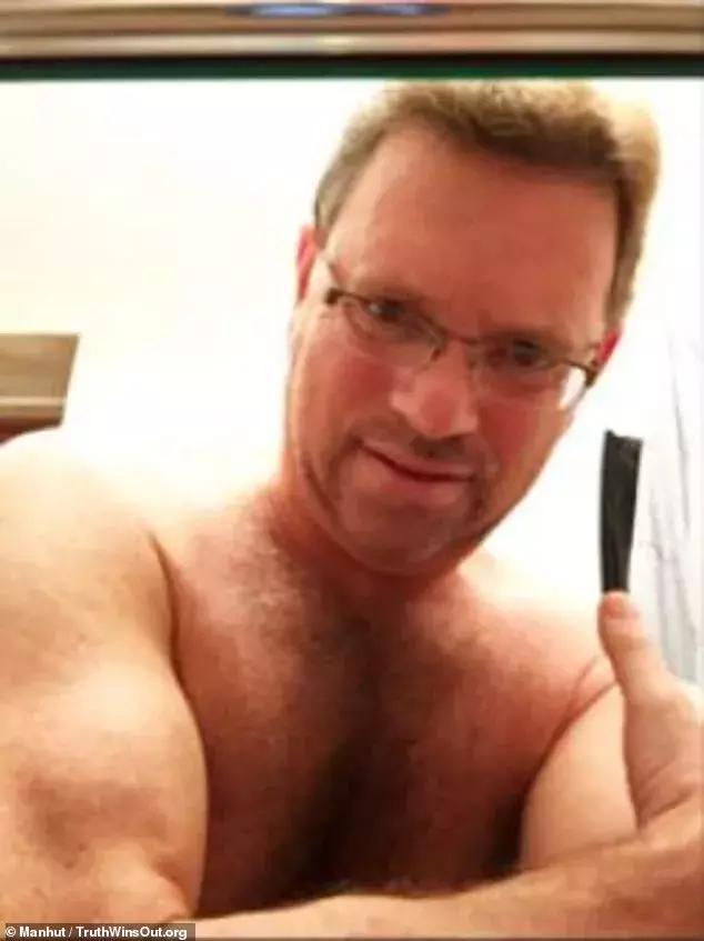 号称能“治好”Gay的医生,私下竟然喜欢同性“交友”? 号称能“治好”Gay的医生,私下竟然喜欢同性“交友”?