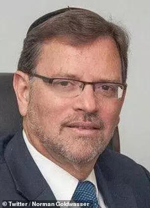 号称能“治好”Gay的医生,私下竟然喜欢同性“交友”? 号称能“治好”Gay的医生,私下竟然喜欢同性“交友”?