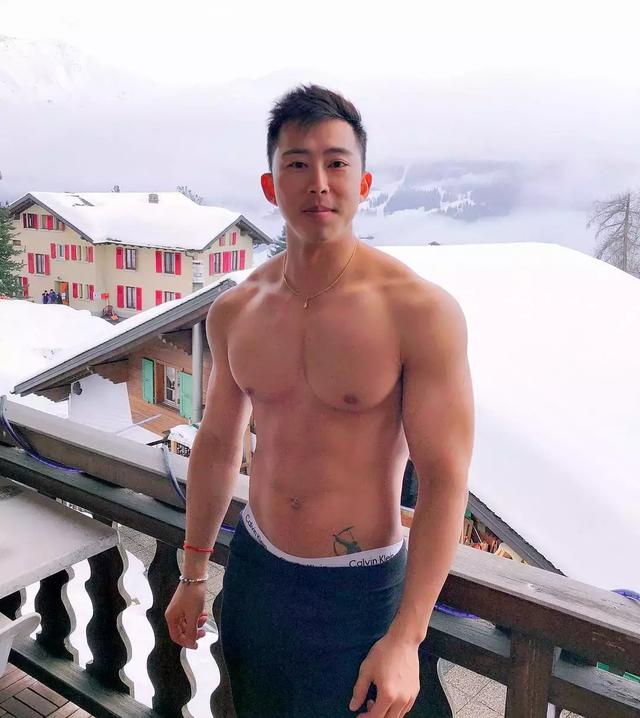 一名来自瑞士的亚裔 一名来自瑞士的亚裔