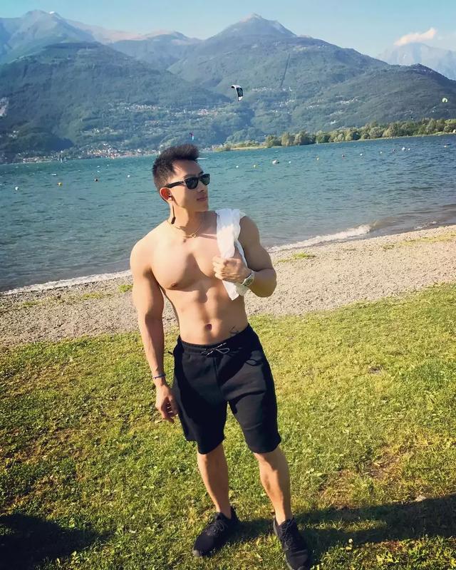 一名来自瑞士的亚裔 一名来自瑞士的亚裔