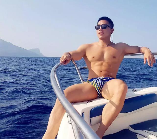 一名来自瑞士的亚裔 一名来自瑞士的亚裔