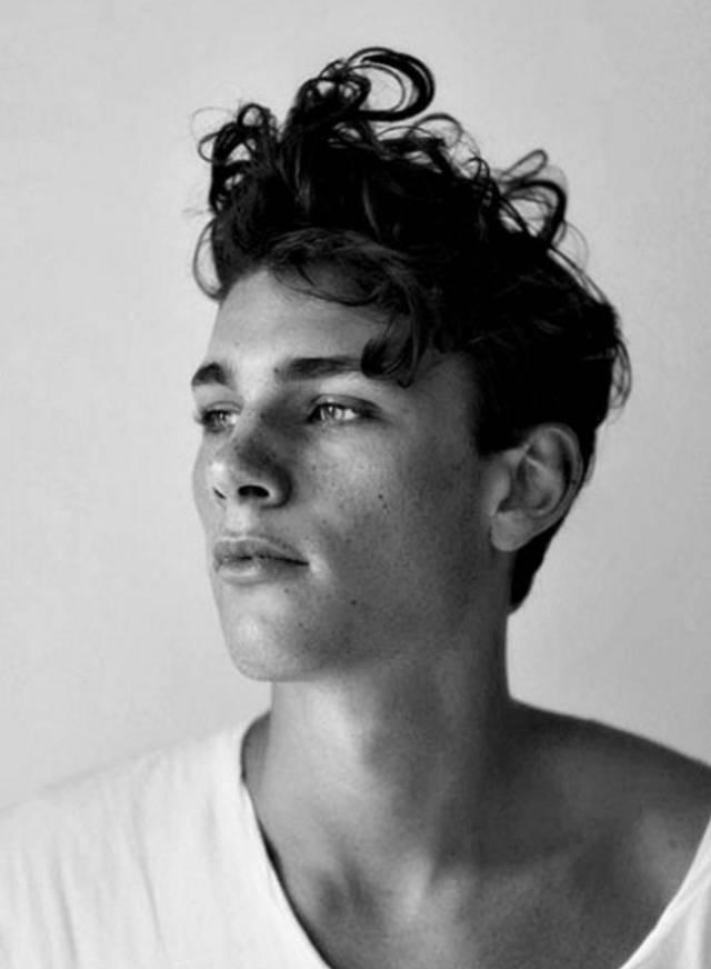 男士秋冬剪个Quiff发型,你都不知道自己竟然能这么爷们! 男士秋冬剪个Quiff发型,你都不知道自己竟然能这么爷们!