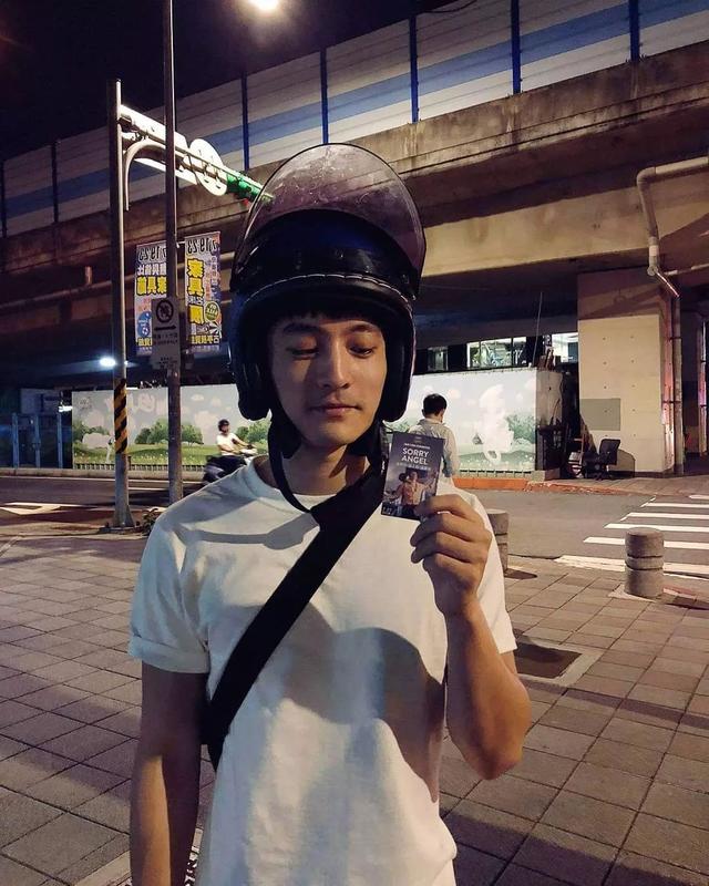 最近很红的92年台湾阳光大男孩,长得像吴彦祖,还有高学历! 最近很红的92年台湾阳光大男孩,长得像吴彦祖,还有高学历!