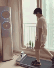 小伙健身一年,秀漂亮的8块腹肌,分享在家里练习腹肌方法! 小伙健身一年,秀漂亮的8块腹肌,分享在家里练习腹肌方法!