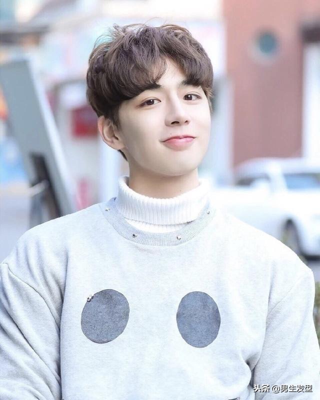 男生“寸头”发型不流行了?19年剪这四款发型提升颜值! 男生“寸头”发型不流行了?19年剪这四款发型提升颜值!