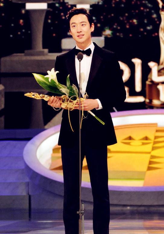 出演“男同”电影获知名度,“初恋男友”李帝勋的演艺进阶之路 出演“男同”电影获知名度,“初恋男友”李帝勋的演艺进阶之路