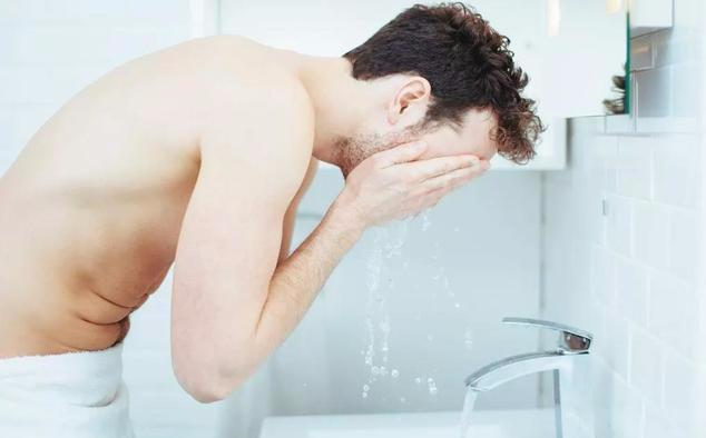 男士护肤小技巧,解决秋冬皮肤问题,你真的了解吗? 男士护肤小技巧,解决秋冬皮肤问题,你真的了解吗?