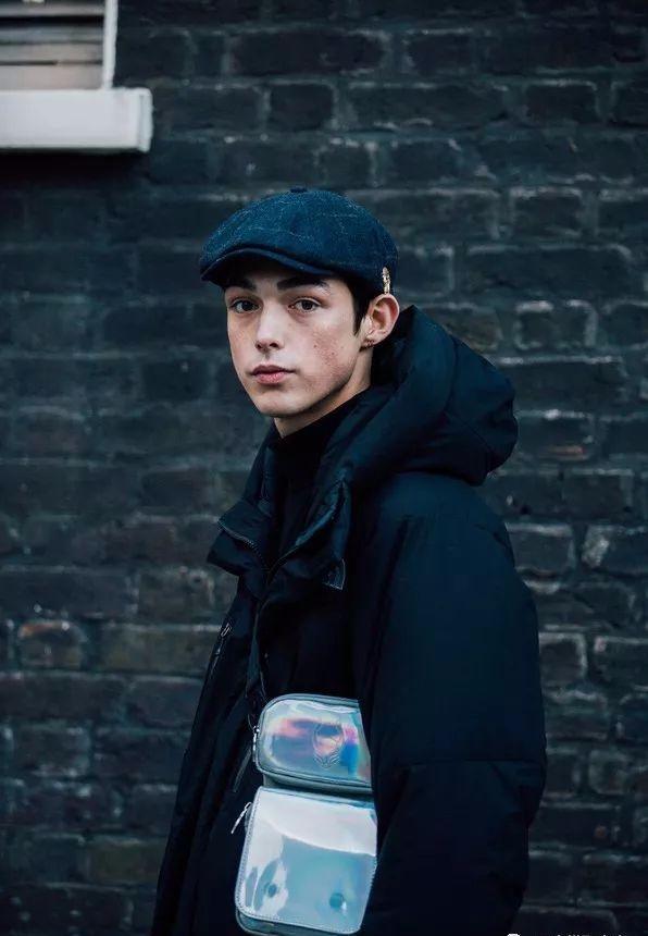 男士穿搭:这个冬天你需要一件高领毛衣 男士穿搭:这个冬天你需要一件高领毛衣