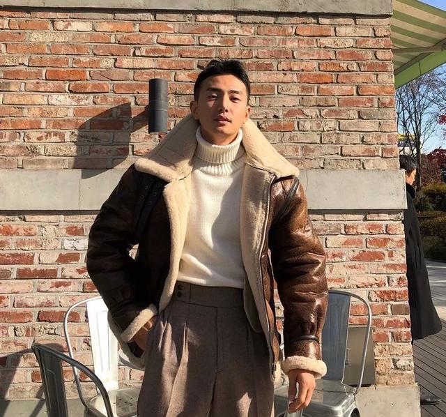 男士穿搭:这个冬天你需要一件高领毛衣 男士穿搭:这个冬天你需要一件高领毛衣