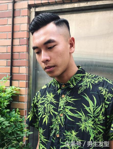 男生剪“三面光”发型才够帅,让你秒变潮男! 男生剪“三面光”发型才够帅,让你秒变潮男!