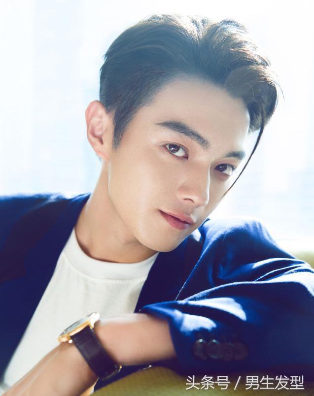 别剪“两边铲”了,这3款最新男生发型更帅气! 别剪“两边铲”了,这3款最新男生发型更帅气!