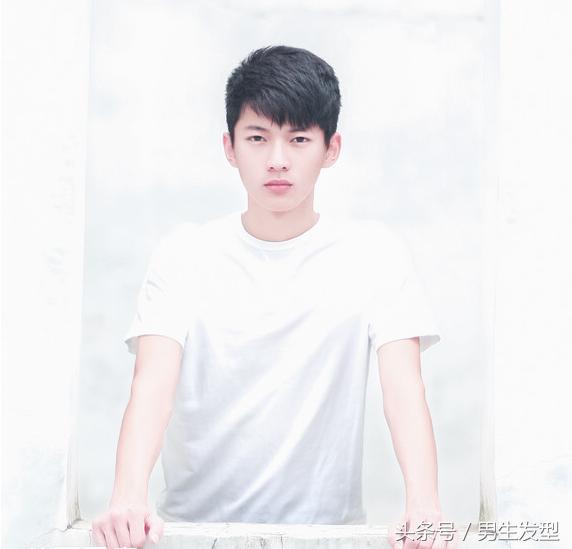 男生别乱剪发型,这3款简单又帅气,值得剪! 男生别乱剪发型,这3款简单又帅气,值得剪!